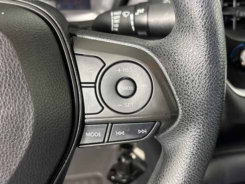 Used 2022 Toyota Corolla LE FWD image 17