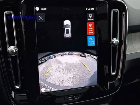 Certified 2023 Volvo XC40 B5 Plus w/ Climate Package image 23