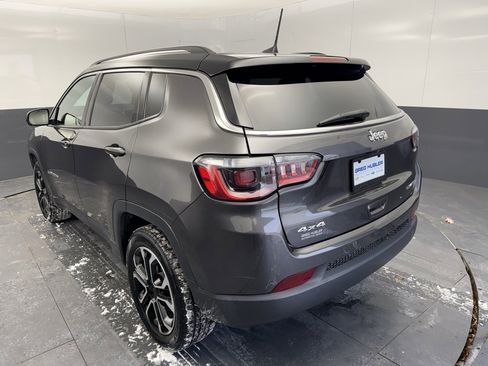 Used 2022 Jeep Compass Limited image 2
