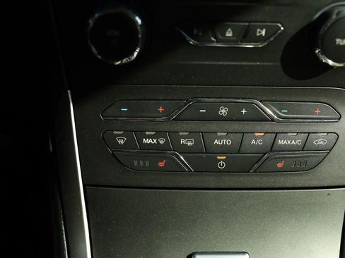 Used 2017 Ford Edge SEL w/ Equipment Group 201A image 23