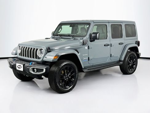 Used 2024 Jeep Wrangler Unlimited Sahara w/ Safety Group AWD/4WD image 10