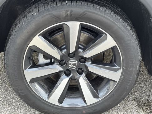 Used 2025 Honda Pilot Touring image 10