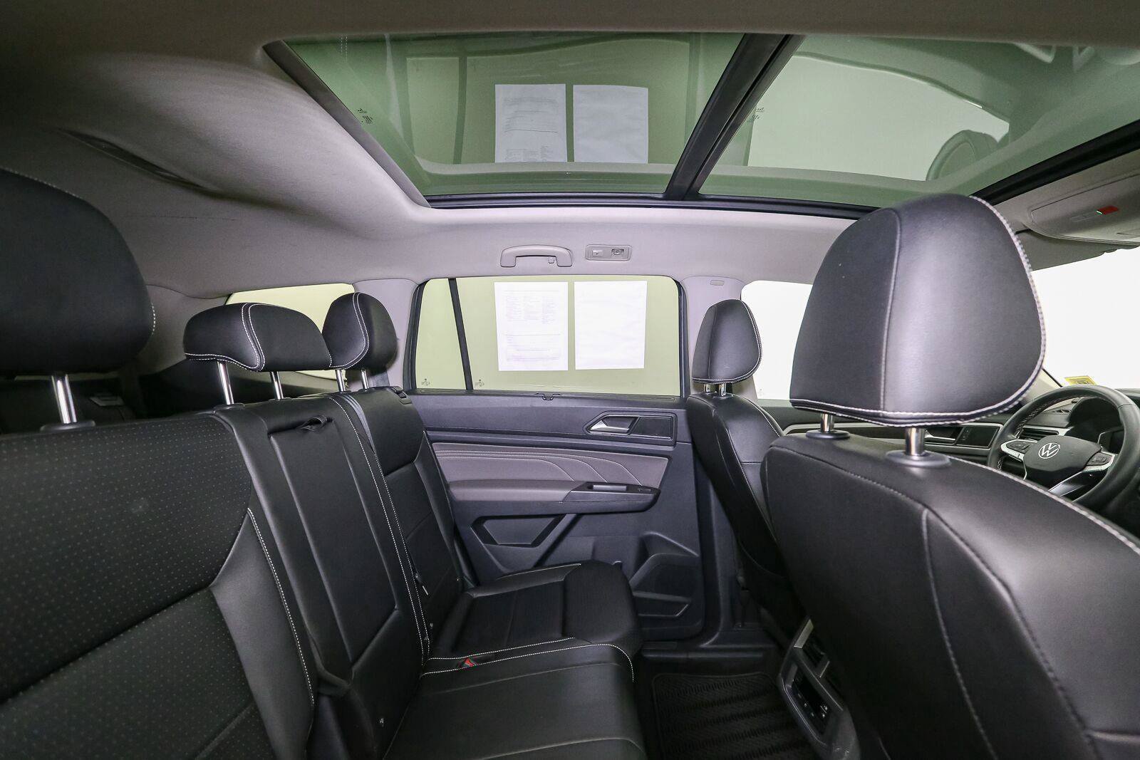 Certified 2023 Volkswagen Atlas SE w/ Panoramic Sunroof Package AWD/4WD image 27