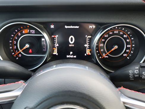 Used 2023 Jeep Wrangler Rubicon w/ Cold Weather Group AWD/4WD image 10