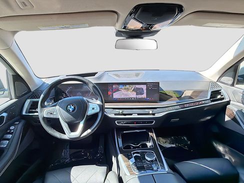 Used 2024 BMW X7 xDrive40i image 16