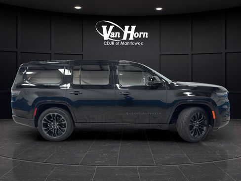 Used 2023 Jeep Grand Wagoneer Series III AWD/4WD image 8