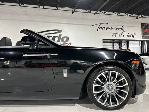 Used 2019 Rolls-Royce Dawn image 57