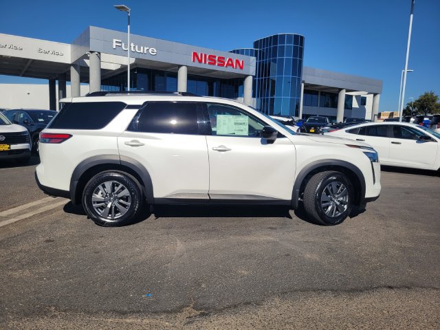 New 2026 Nissan Pathfinder SV w/ SV Premium Package AWD/4WD image 4
