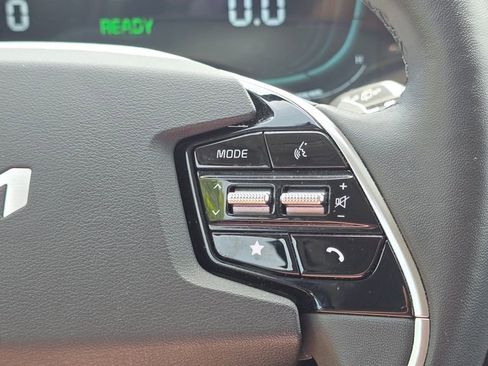 Used 2023 Kia Niro EX FWD image 27