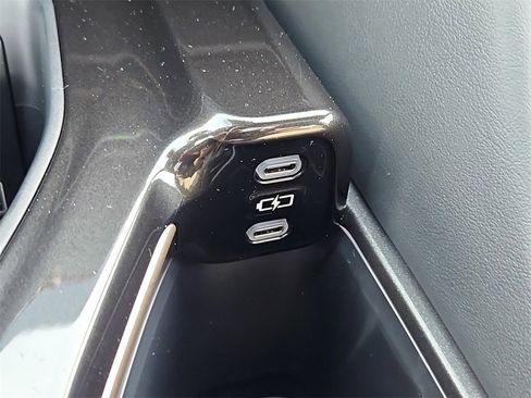 New 2025 Toyota Crown Signia Limited image 20