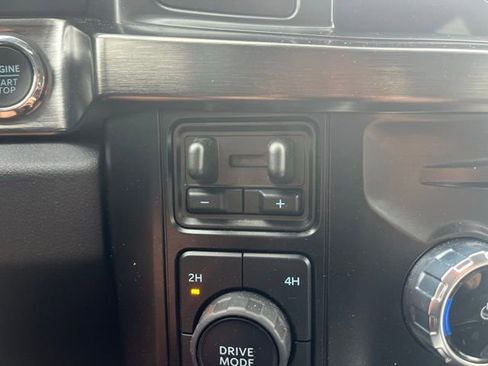 Used 2025 Ford F250 Lariat w/ Chrome Package image 16