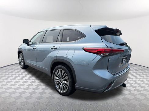 Used 2020 Toyota Highlander Platinum FWD image 7