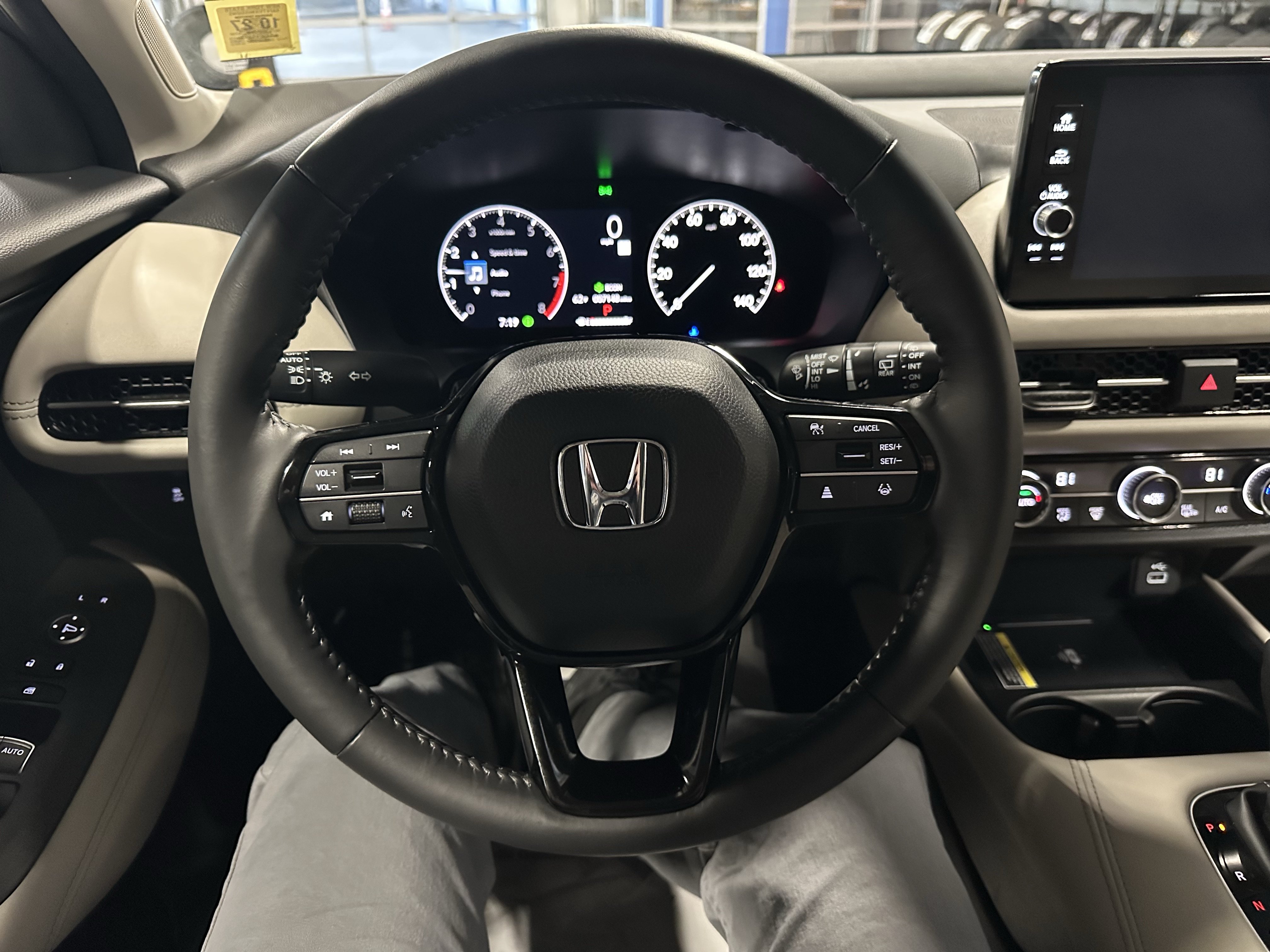 Used 2024 Honda HR-V EX-L image 9