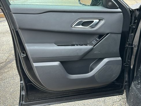 Used 2025 Land Rover Range Rover Velar Dynamic SE image 14