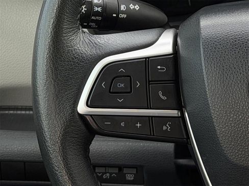 Used 2023 Toyota Sienna XLE image 14