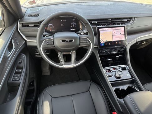 New 2025 Jeep Grand Cherokee L Limited image 10