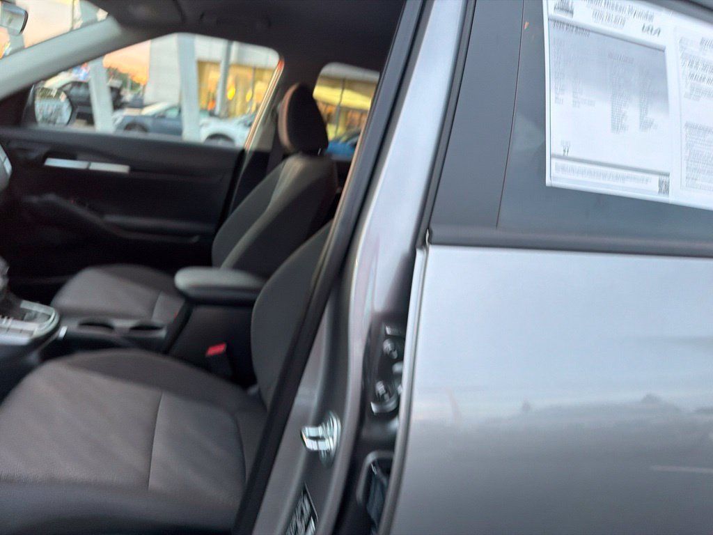 Used 2026 Kia Seltos LX AWD/4WD image 10