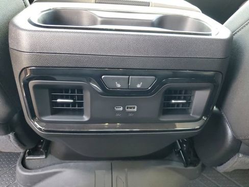 Used 2024 Chevrolet Silverado 2500 ZR2 w/ Technology Package AWD/4WD image 25