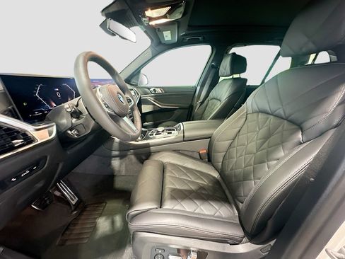 New 2026 BMW X5 xDrive40i w/ M Sport Package AWD/4WD image 21