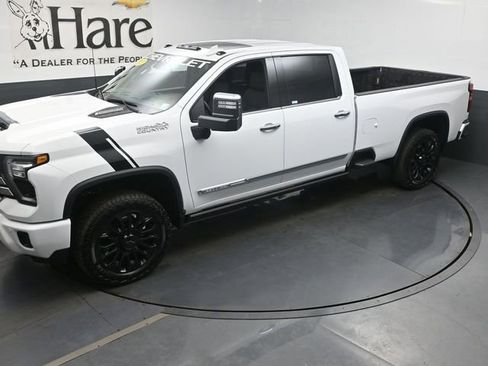 Used 2025 Chevrolet Silverado 2500 High Country w/ High Country Premium Package AWD/4WD image 41