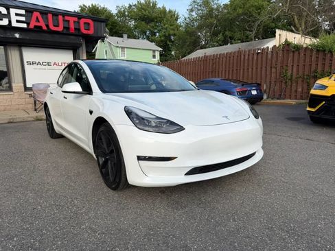 Used 2022 Tesla Model 3 Long Range AWD/4WD image 4