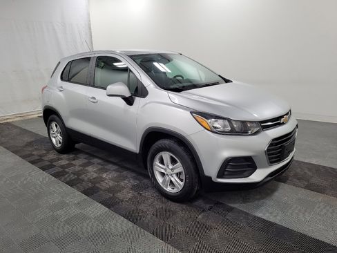 Used 2022 Chevrolet Trax LS w/ Tint and Cruise Package image 11