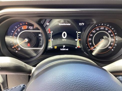 Certified 2025 Jeep Wrangler Unlimited Rubicon AWD/4WD image 15