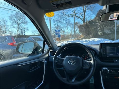 Used 2022 Toyota RAV4 LE image 23