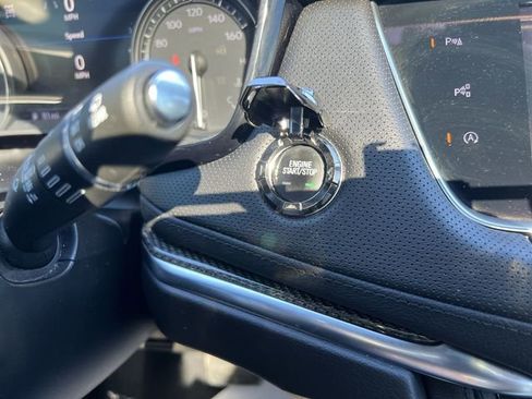 Used 2022 Cadillac XT5 Sportv w/ Technology Package image 17