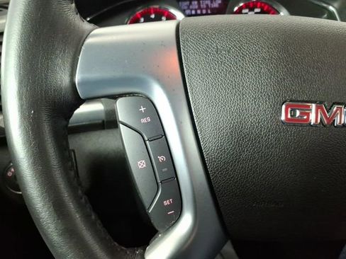 Used 2016 GMC Acadia SLE FWD image 16