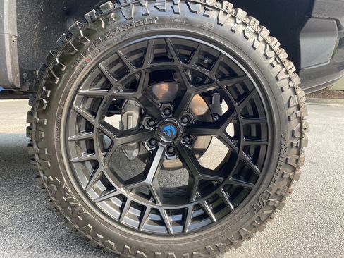 Used 2026 Chevrolet Silverado 1500 ZR2 AWD/4WD image 14