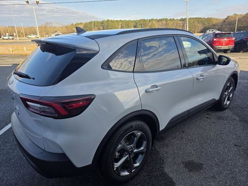 Used 2025 Ford Escape ST-Line image 5