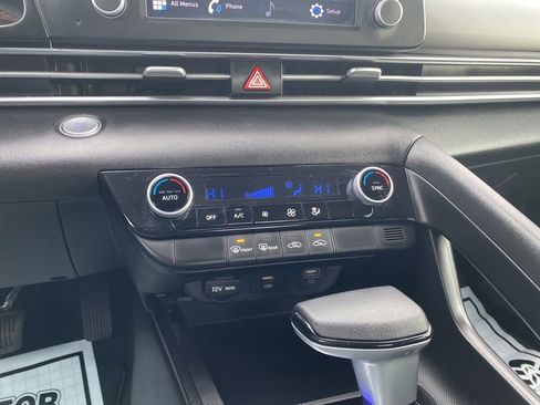 Certified 2023 Hyundai Elantra SEL image 19