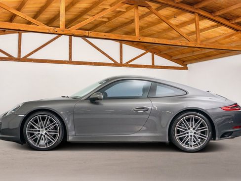 Used 2017 Porsche 911 Carrera image 2