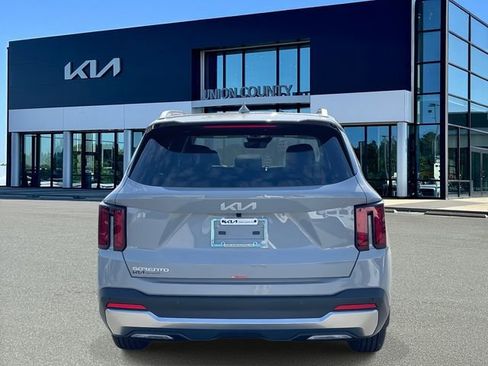 New 2026 Kia Sorento S w/ S Panoramic Sunroof Package image 5