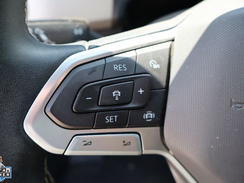 Used 2023 Volkswagen Atlas Cross Sport SE w/ Panoramic Sunroof Package FWD image 15