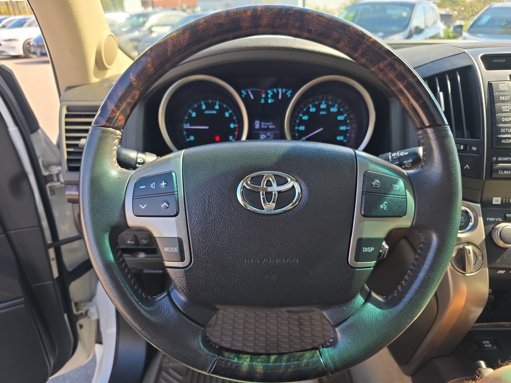Used 2011 Toyota Land Cruiser w/ Upgrade Pkg AWD/4WD image 23