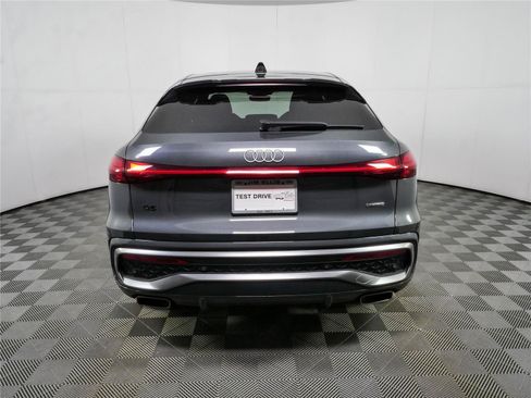 Used 2025 Audi Q5 Prestige w/ 20" Wheel Package AWD/4WD image 31