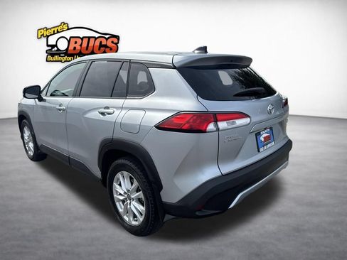 Used 2025 Toyota Corolla Cross LE AWD/4WD image 3