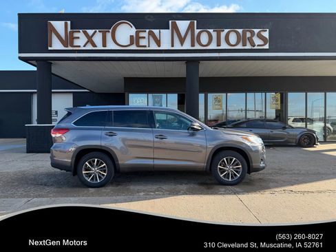 Used 2018 Toyota Highlander XLE image 1