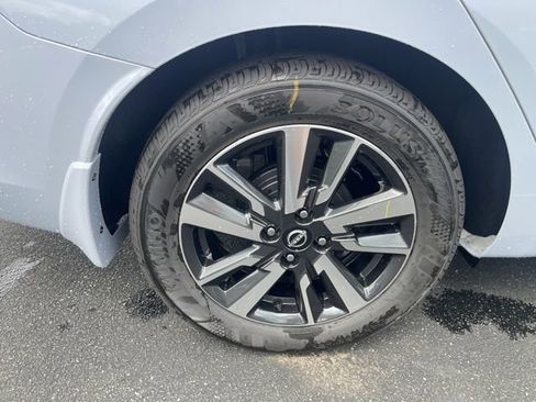 New 2025 Nissan Versa SV w/ Trunk Package image 31