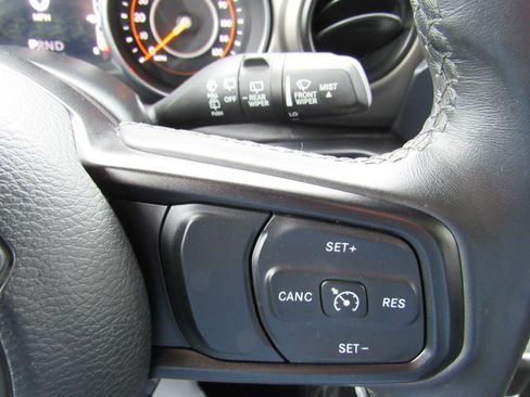 Used 2020 Jeep Wrangler Sport AWD/4WD image 17