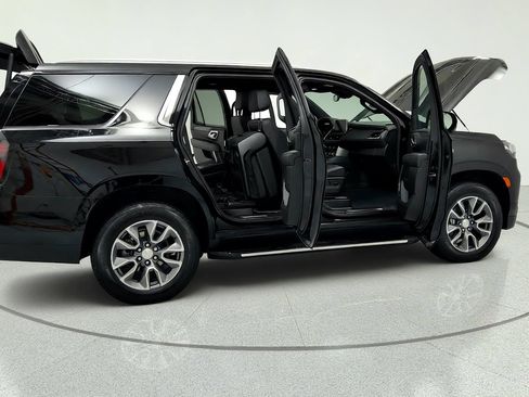 Used 2023 Chevrolet Tahoe LT w/ Luxury Package AWD/4WD image 13