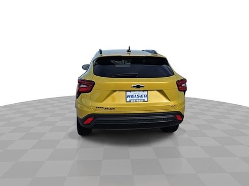 Certified 2024 Chevrolet Trax RS w/ Driver Confidence Package image 7