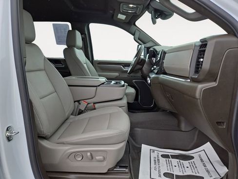 Used 2026 GMC Sierra 3500 SLT image 33