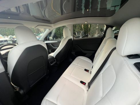 Used 2024 Tesla Model Y Long Range image 24