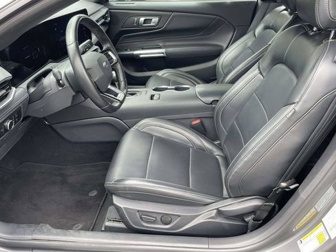 Used 2025 Ford Mustang Premium RWD image 10