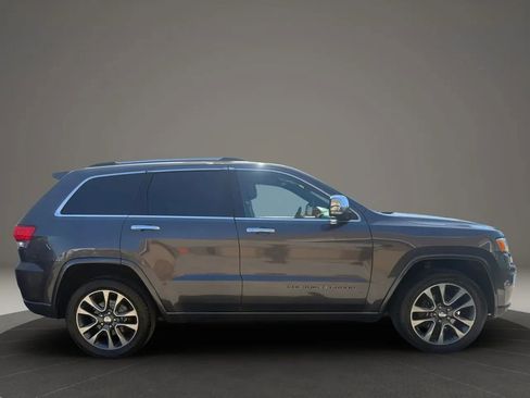 Used 2017 Jeep Grand Cherokee Overland AWD/4WD image 4