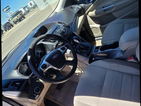 Used 2015 Ford Escape SE FWD image 8