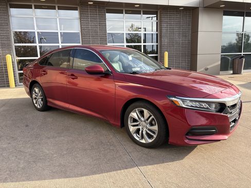 Used 2019 Honda Accord LX image 2